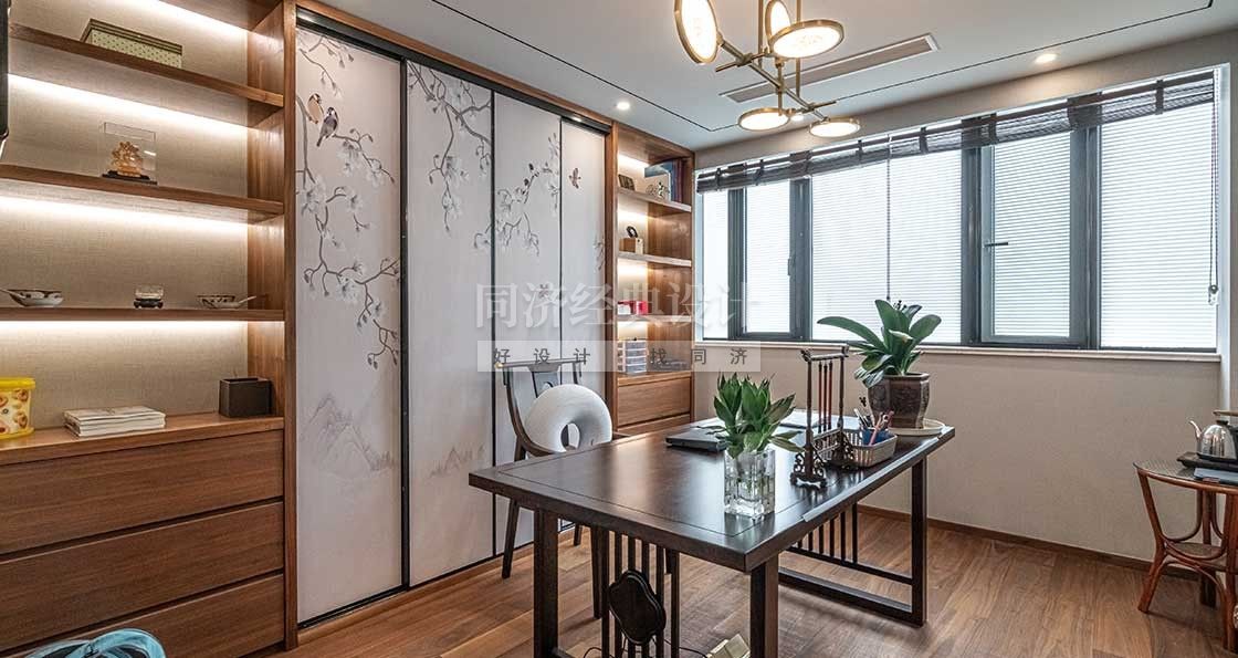 起居室：不但可以彈奏樂器，還可以閱讀學習，自得其樂。